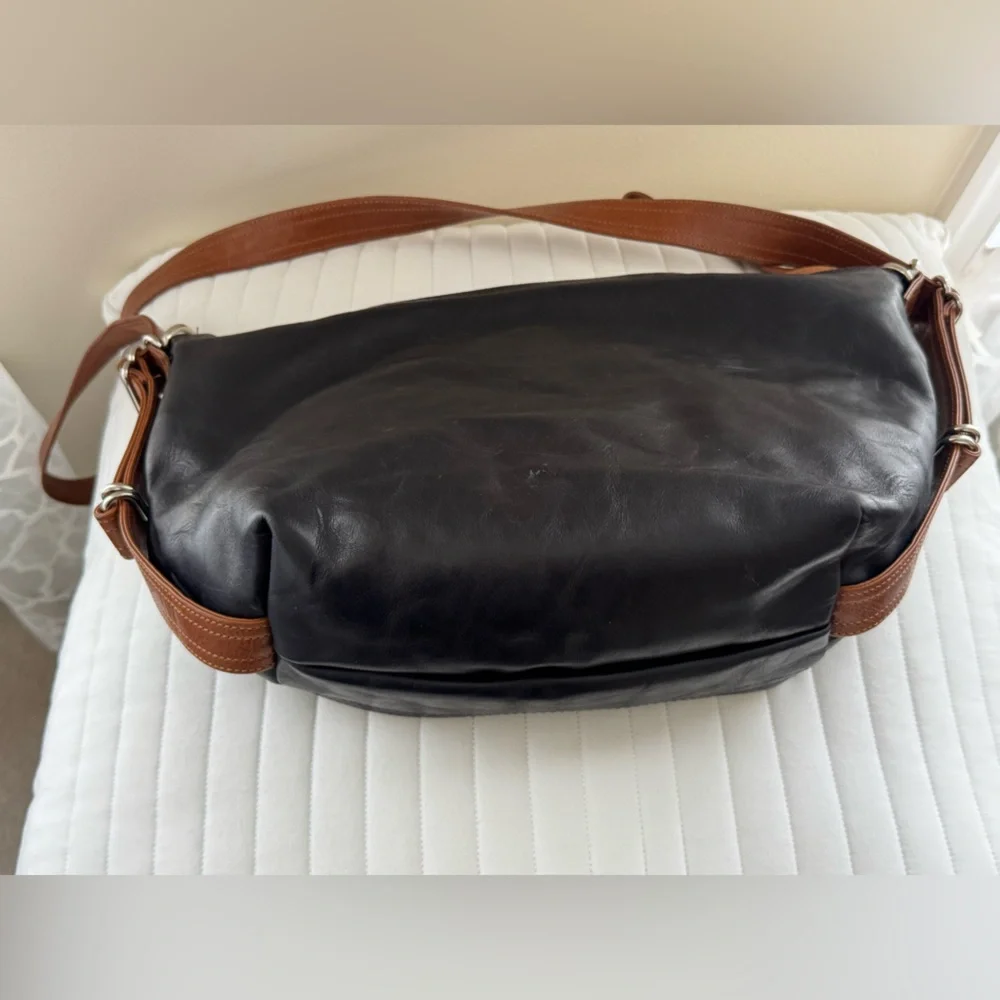 Rough & Tumble Black Leather Small Duffel Single Zip Convertible Bag in EUC